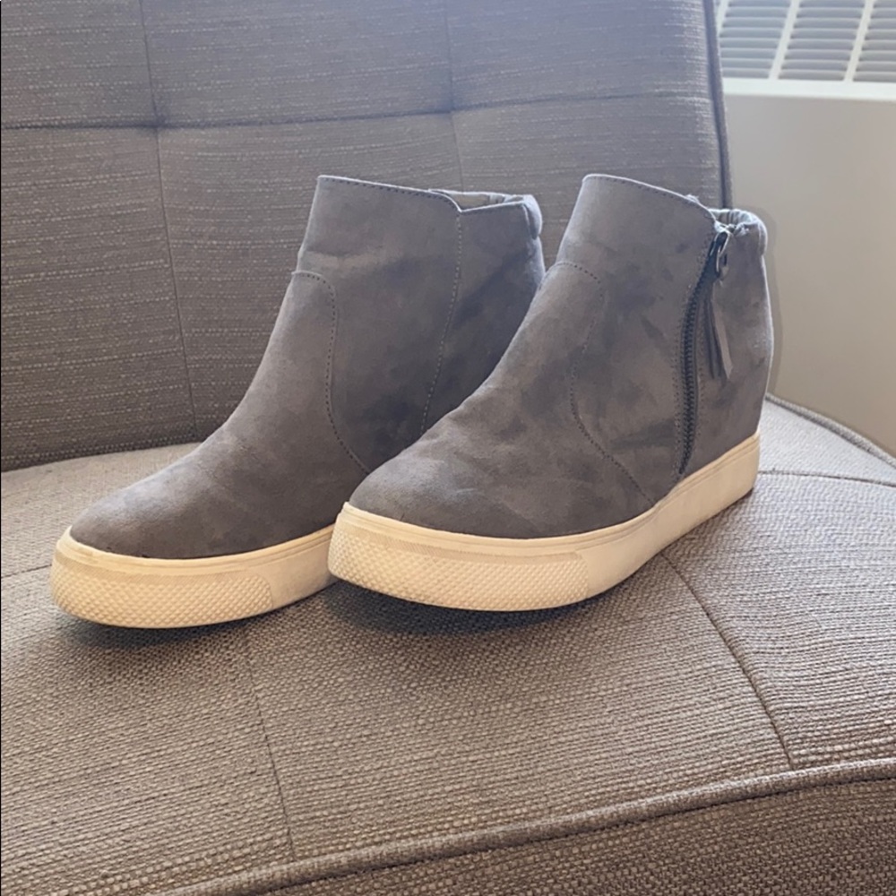 Sneaker/Ankle Boot Wedges - Grey